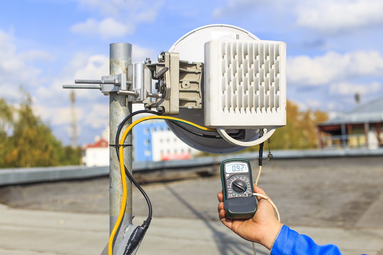 Techniki pomiarowe zapewniające bezpieczeństwo i jakość sprężonego powietrza. Przegląd rozwiązań