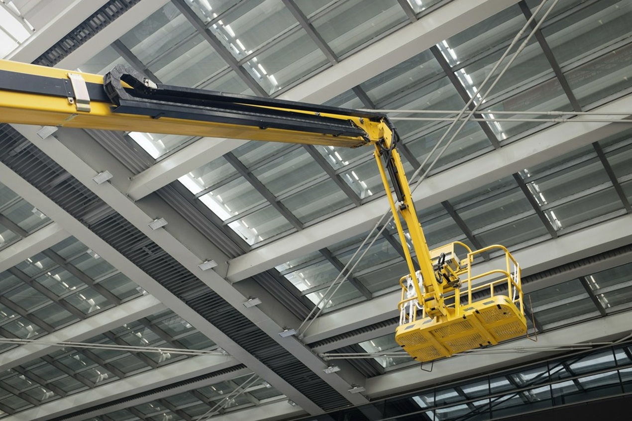 Jakich podnośników można używać wewnątrz budynków?