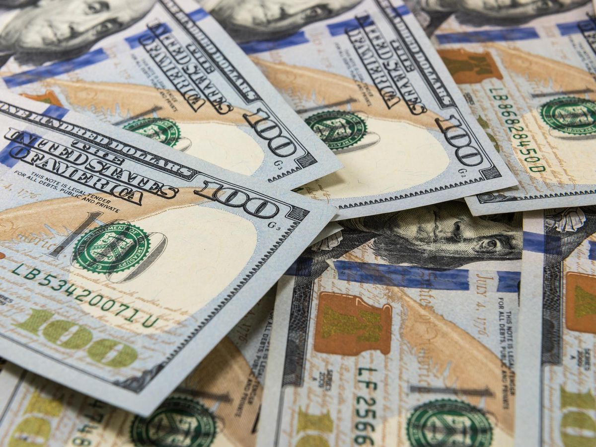 Ile wynosi 20 dolarów w złotych i od czego to zależy?